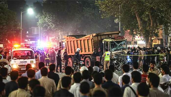 Karachi Korangi Dumper Accident Kills Three in Horrific Crash, Dumdaar Point