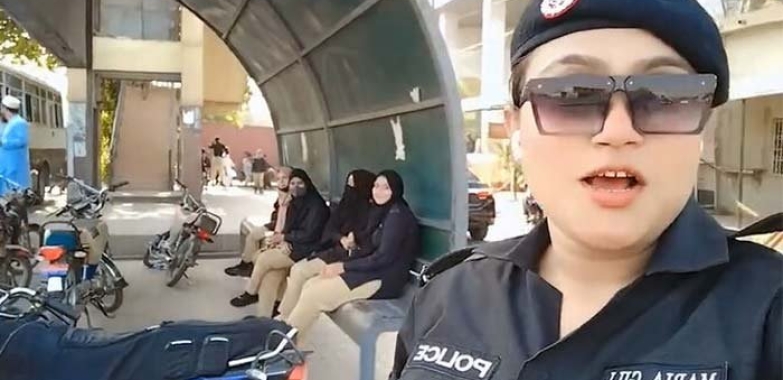 Karachi Police Woman Suspended After Social Media Video Draws Attention