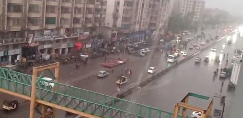 Karachi Set for a Dry Day as Monsoon Winds Weaken